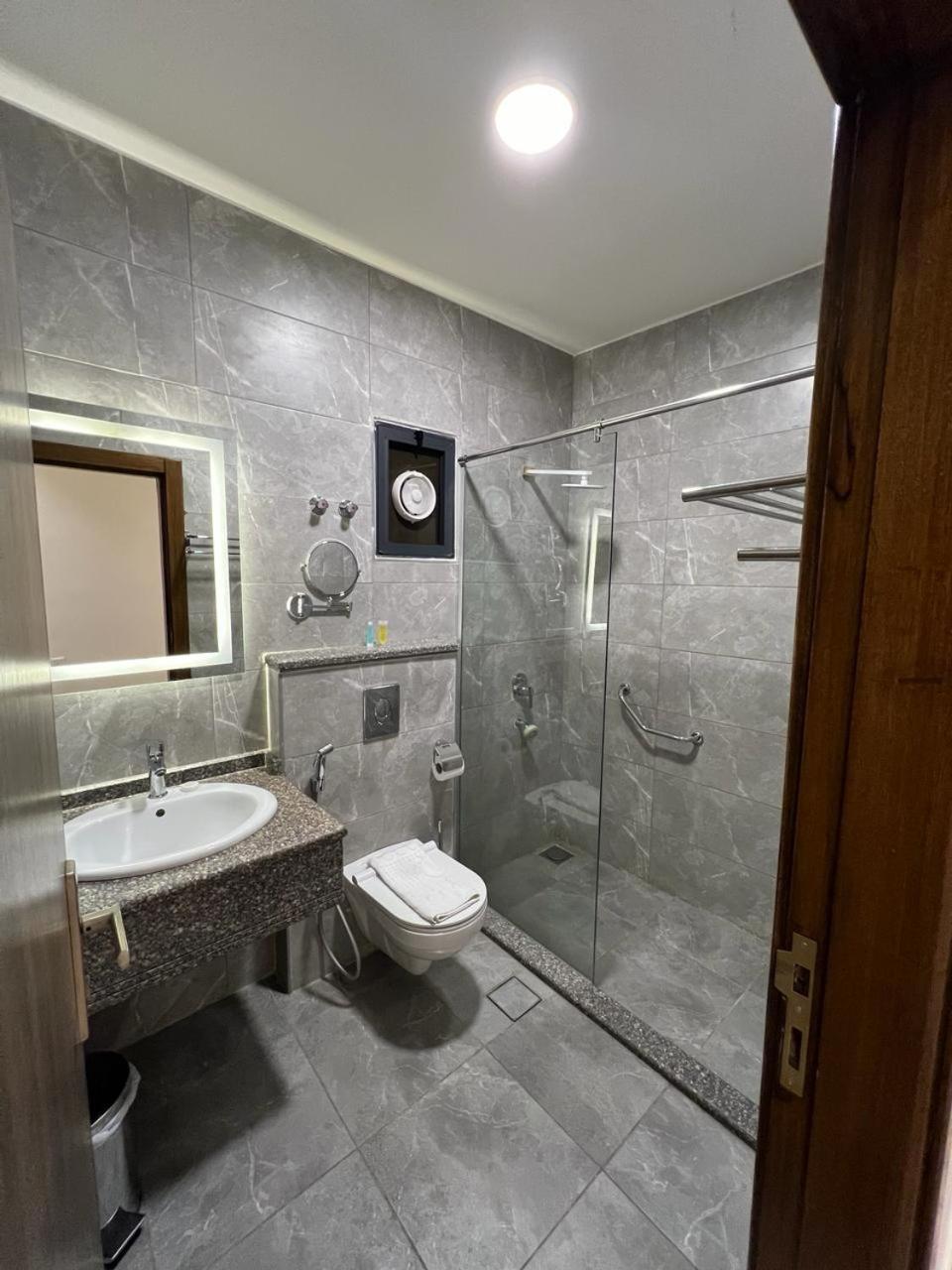Sky Hotel 아카바 외부 사진